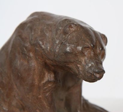 null TERRACOTTA "BIG SITTING BROWN BEAR" BY JOSEPH PALLENBERG (1882-1945)

Terracotta...