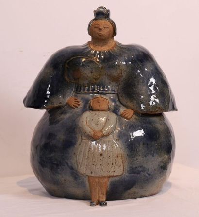 null PRETTY SCULPTURE "WOMAN AND HER DAUGHTER" BY MONIQUE LESBROUSSART

Glazed ceramic...