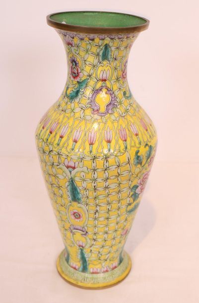 null SIDE VASE with polychrome decoration of flowers on a yellow background. Base...
