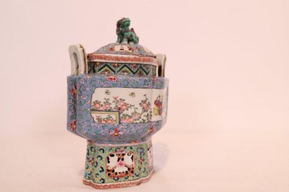 null PORCELAIN PARFUM BURNER with polychrome decoration of flowering rinceaux and...