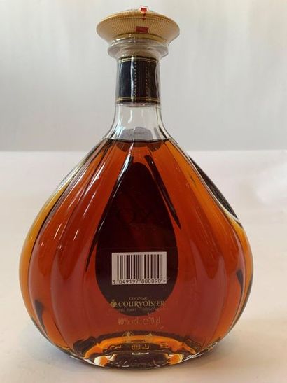 null 1 BOX COGNAC COURVOISIER 

70 cl