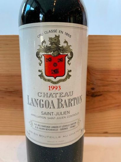 null 12 BTES "CHÂTEAU LANGOA BARTON" - SAINT JULIEN - 1993

Low level neck 

Wooden...