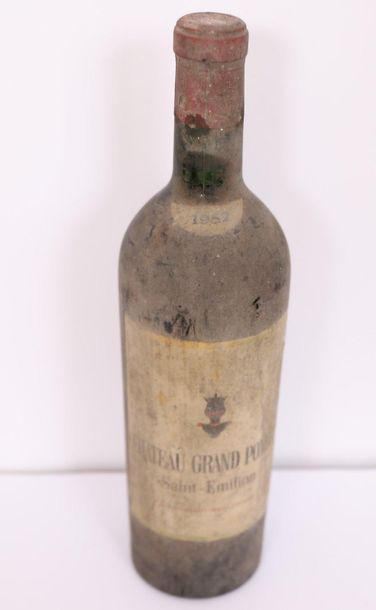 null 1 BTE "CHÂTEAU GRAND PONTET" SAINT EMILION 1952

Niveau base goulot.