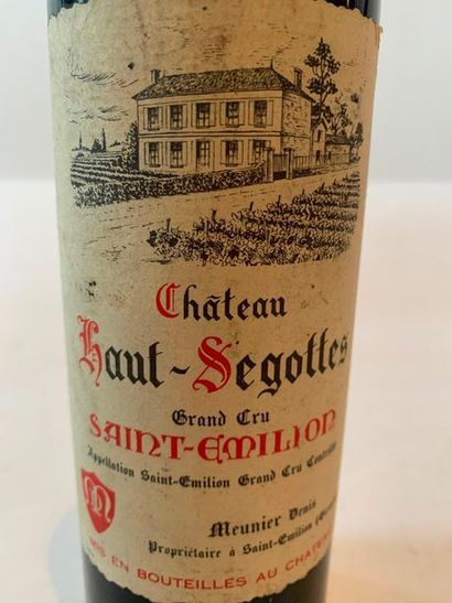 null 1 BTE "CHÂTEAU HAUT-SEGOTTES" Saint Emilion Grand Cru - 1966 -

Niveau mis ...