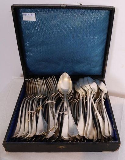 null CUTLERY SET MODEL UNIPLAT IN SILVER PLATED METAL

Includes 28 Forks and 34 Spoons,...