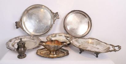 null LARGE BATCH OF SILVER METAL PLATERIES

Including a large quadripod deep dish,...