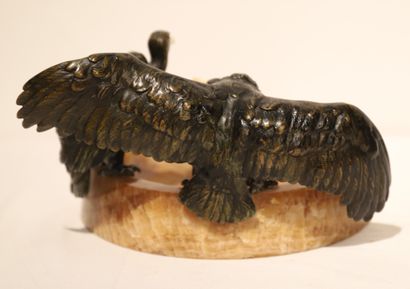 null VERY NICE ONYX BOWL TOPPED BY TWO VULTURES BY HENRI MOLINS. Signed on the edge.

Bronze...