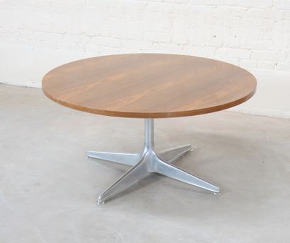 Horst BRUNING GRANDE TABLE BASSE-GUERIDON ATTR. A Horst BRUNING (1934)

A plateau...