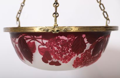 null VERY BEAUTIFUL AND IMPORTANT SUSPENSION IN GLASS WITH A RED DECORATIVE ACID...