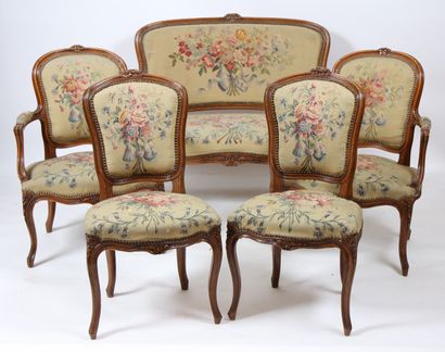 null SALON CINQ PIECES LOUIS XV XXè

Composé d'un canapé, d'une paire de fauteuils...