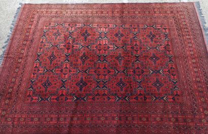 null 
IMPORTANT TAPIS YOMOUD-BOUKHARA (Turkmen)




velours en laine sur fondations...