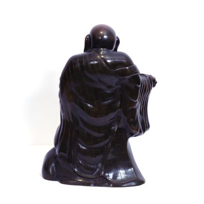 null STATUE DE BUDAI EN BRONZE

Représenté debout, souriant, tenant un sac et un...