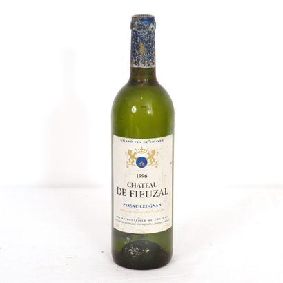 null 1 Btl Pessac Leognan, Château de Fieuzal 1996, 

Bon niveau, traces d'humidité...