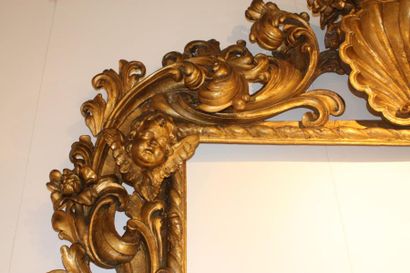 null EXCEPTIONNEL CADRE BAROQUE Très grand cadre baroque en bois sculpté et doré....