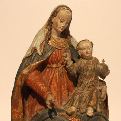 null VIERGE A L'ENFANT Sculpture en terre cuite polychrome. Allemagne début XVIIème...