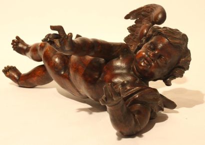 null UNE PAIRE D'ANGES En noyer sculpté. Allemagne XVIIIème siècle. H: 85 cm