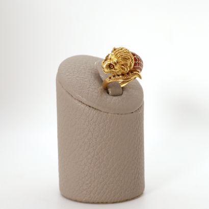 null LION'S HEAD" RING IN YELLOW GOLD AND ENAMEL

Tdd : 46

Pb : 8 grs