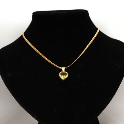 YELLOW GOLD CHOKER WITH A YELLOW GOLD HEART...