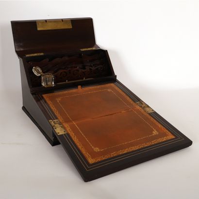 null NAPOLEON III WRITING BOARD by TAHAN (19th century)

Blackened wood, mother-of-pearl...