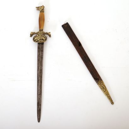 HUNTING DAGGER IN BRONZE, BRASS AND HORN...