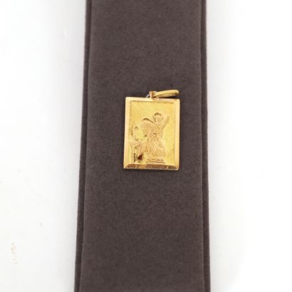null RECTANGULAR GOLD MEDAL WITH THE IMAGE OF A PILGRIM

Pb : 8 grs