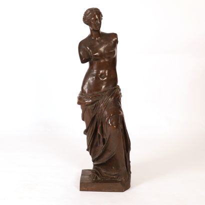 null GRAND BRONZE "VÉNUS DE MILO", début XXe

À patine brune

Signé LOUVRE sur la...