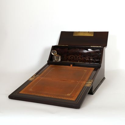 null NAPOLEON III WRITING BOARD by TAHAN (19th century)

Blackened wood, mother-of-pearl...