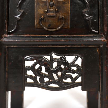 null TWO CALLIGRAPHY TABLES WITH OPENWORK DRAGON DECORATION

Opening by two drawers...