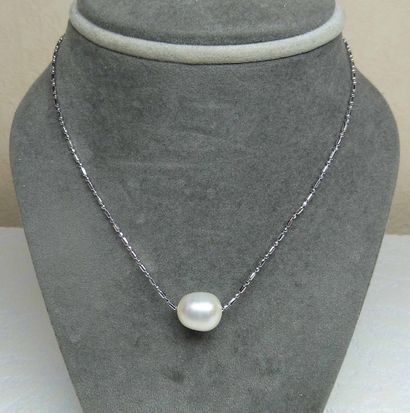 Un pendentif perle de culture naturelle diamètre...