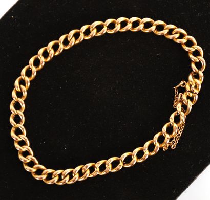 null BRACELET IN YELLOW GOLD WITH OPENWORK

L : 20 cm

Weight : 7,5 grs

Ring of...
