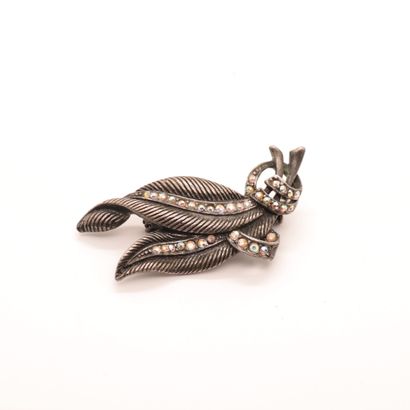 null BROOCH "FOLIAGE" WITH DIAMONDS

L : 6 cm