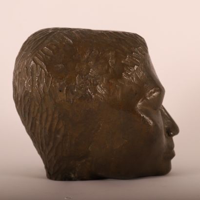 null SCULPTURE "TÊTE D'ALMA" d'Etienne MARTIN (1913-1995)

Bronze à patine mordoré...