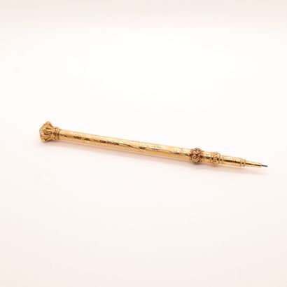 MECHANICAL PENCIL IN YELLOW GOLD

Decorated...