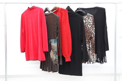 null Set of 6 clothes including:

-Regency red fleece jacket

-Deca tunic, t4

-red...