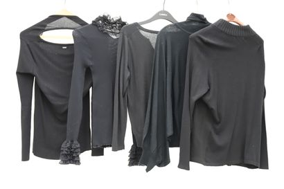 null Lot of 5 clothes including:

-Liu.Jo top

-Osacalito black top, size 4

-Espace...