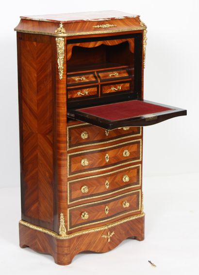 null ELEGANT WEEKLY BOX WITH DOUCINE 

In marquetry of rosewood and amaranth

It...