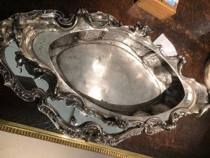 null IMPORTANT TABLE CENTERPIECE LOUIS XV IN SILVERED BRONZE

Composed of a centerpiece...