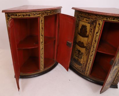 null RARE PAIR OF ARTE POVERA CORNERS WITH CHINESE DECORATION ITALY 18th century

Decorated...