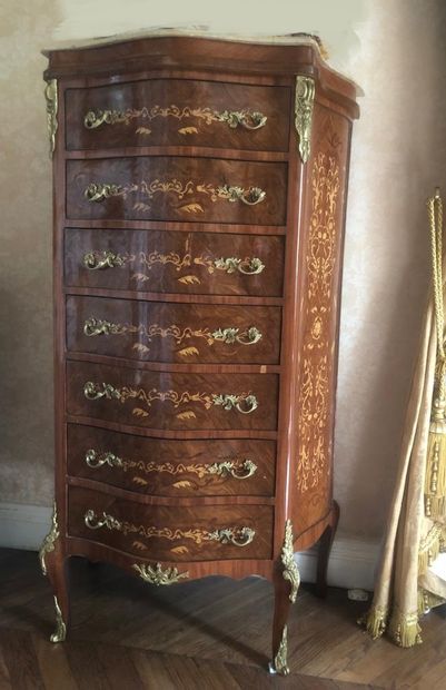 null LOUIS XV WEEKEND with front and sides curved inlaid with flowers 

Including...