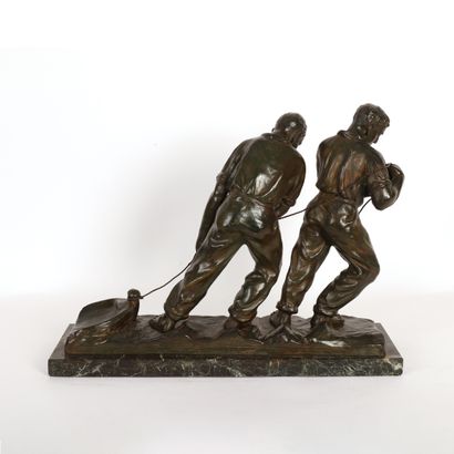 Johannes Dommisse SCULPTURE ART DÉCO "HOMMES AU HALAGE" de Johannes DOMMISSE (1878-1955)

Bronze...