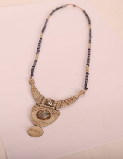 FOREIGN SILVER NECKLACE WITH BLUE PEARLS

Pendant...