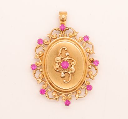 YELLOW GOLD PENDANT WITH PINK STONES 

Opening...