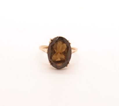 null RING IN YELLOW GOLD 375/°° WITH LARGE AMBER STONE

Stone : 16 x 12 mm

Tdd :...