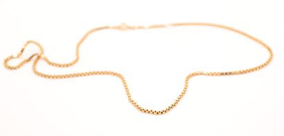 null YELLOW GOLD SQUARE LINK CHAIN

L : 50 cm

Weight : 14,6 grs