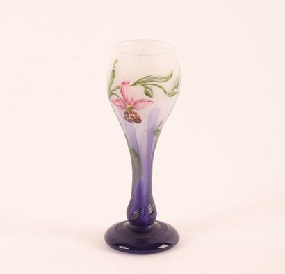 Daum Nancy DAUM NANCY "ORCHIDÉE"

Vase florifome à col ouvert en verre givré multicouche,...