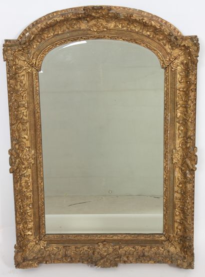 null REGENCY GILTWOOD MIRROR
With beveled glass, gilded and carved wood frame, with...