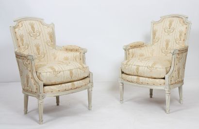 null PAIR OF BERGÈRES LOUIS XVI 
In patinated wood, rounded back with spandrels,...