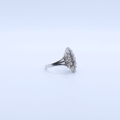 null MARQUISE RING IN WHITE GOLD SET WITH 15 DIAMONDS FOR A TOTAL OF ABOUT 0.8 CARAT
Tdd...