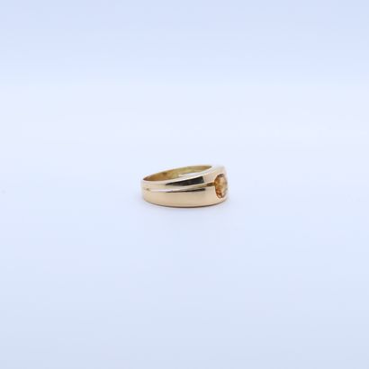 YELLOW GOLD RING WITH A CITRINE IN A CLOSED...