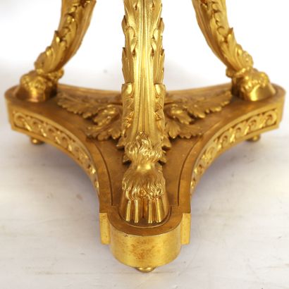 null IMPORTANT PAIR OF CASSOLETTES LOUIS XVI IN GILDED BRONZE AND MARBLE GRIOTTE...